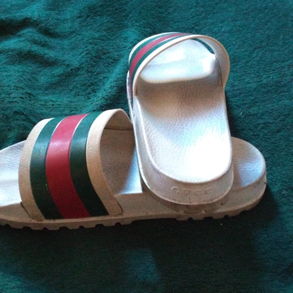 REAL GUCCI SLIDES - Picture 1 of 4